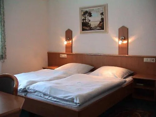 Hotel Garni Kreuzäcker-1